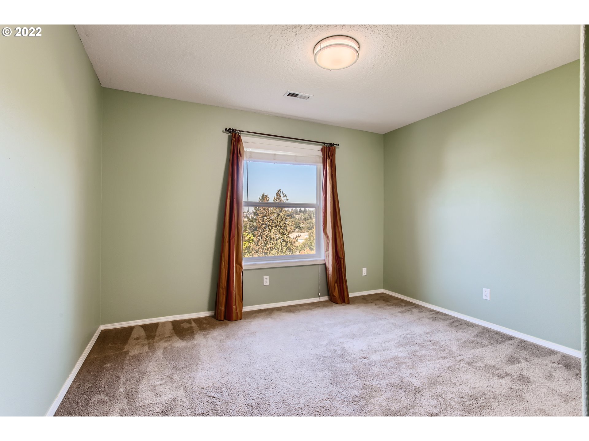 1534 Northwest Mayfield Road Portland, OR 97229 - Photo 14 of 30 Gallery Image 14