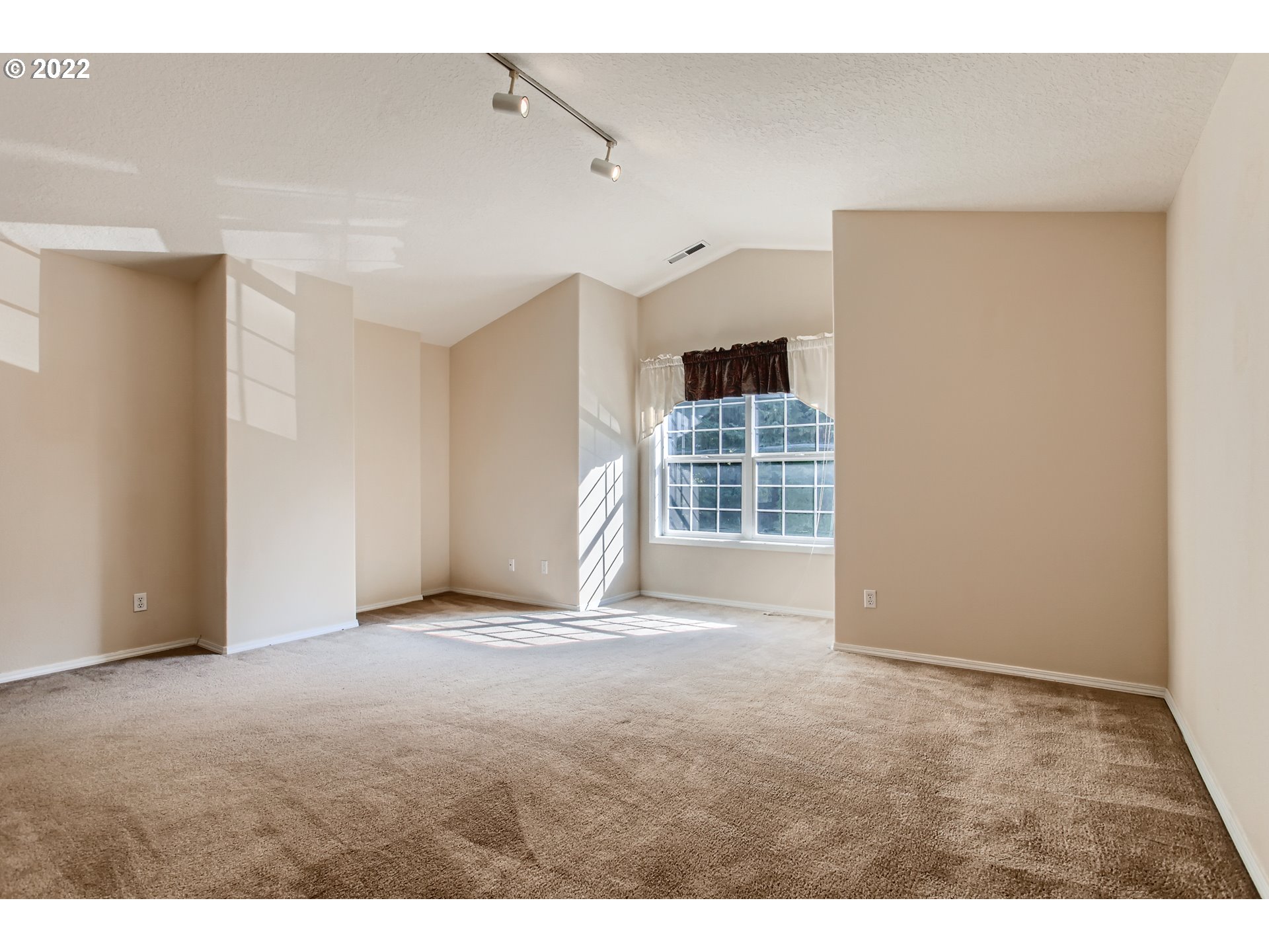 1534 Northwest Mayfield Road Portland, OR 97229 - Photo 16 of 30 Gallery Image 16