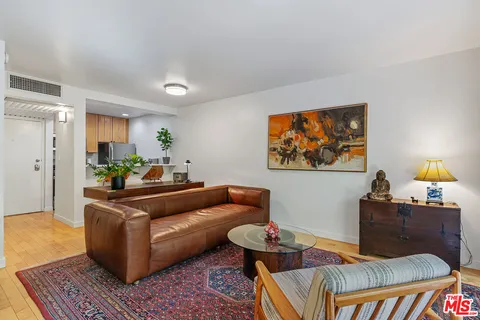 $409,000 | 950 North Kings Road, Unit 106, West Hollywood, CA 90069