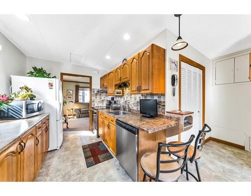 39 McCarthy Avenue Chicopee, MA 01020 - Photo 12 of 27