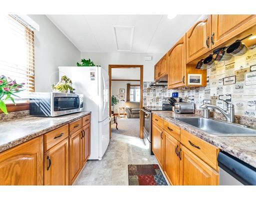 39 McCarthy Avenue Chicopee, MA 01020 - Photo 13 of 27