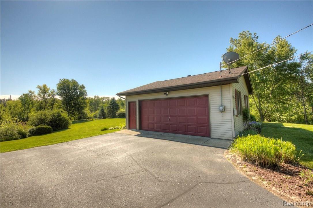 2815 Pinckney Road Howell, MI 48843 - Photo 34 of 40 930A1797_8_9.jpg