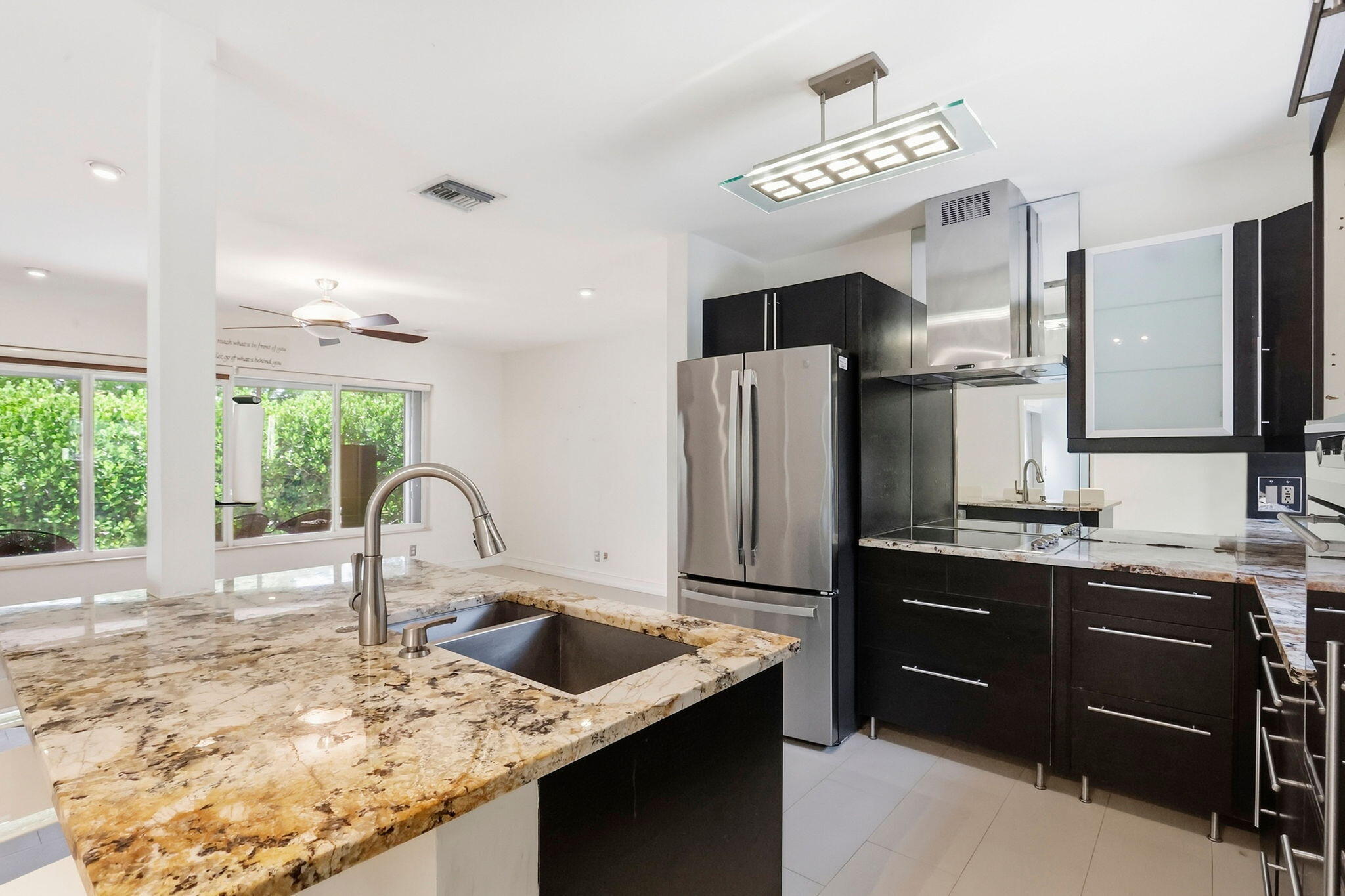 425 Northeast 20th Street Boca Raton, FL 33431 - Photo 11 of 35 11-web-or-mls-013_0E2A4424