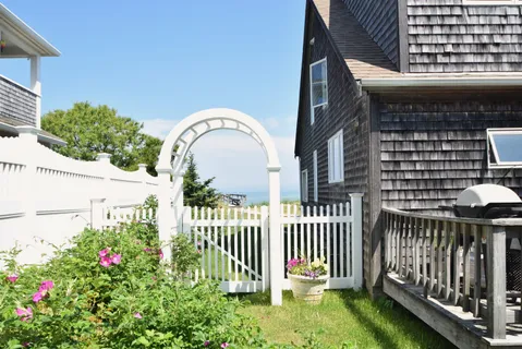 $2,492,000 | 232 Robbins Hill Road, Brewster, MA 02631