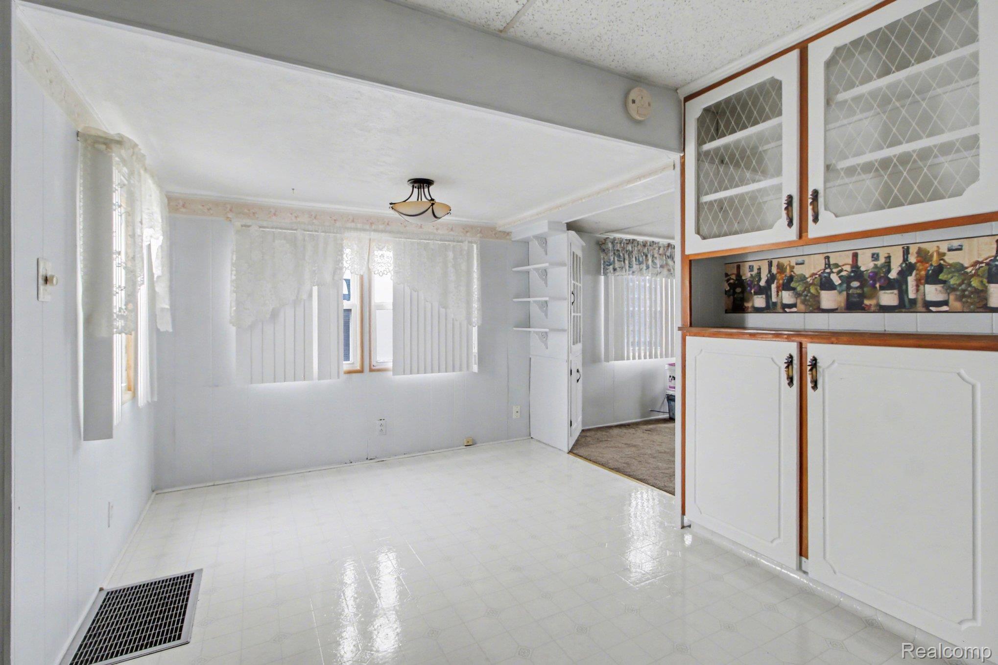39500 Warren Road, Unit 87 Canton, MI 48187 - Photo 5 of 11 005_file_3179.jpg