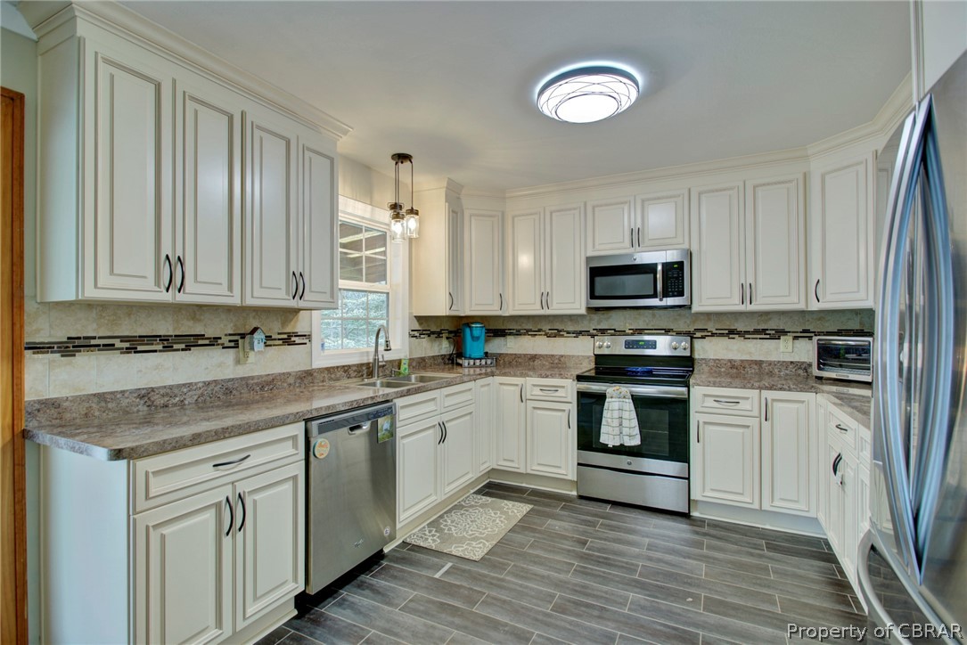 11677 Harcum Road Gloucester, VA 23061 - Photo 8 of 22 Gallery Image 8