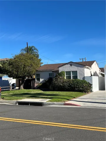 $1,799,999 | 110 Alabama Street, Huntington Beach, CA 92648
