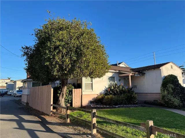 $1,799,999 | 110 Alabama Street, Huntington Beach, CA 92648