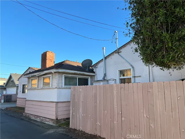 $1,799,999 | 110 Alabama Street, Huntington Beach, CA 92648