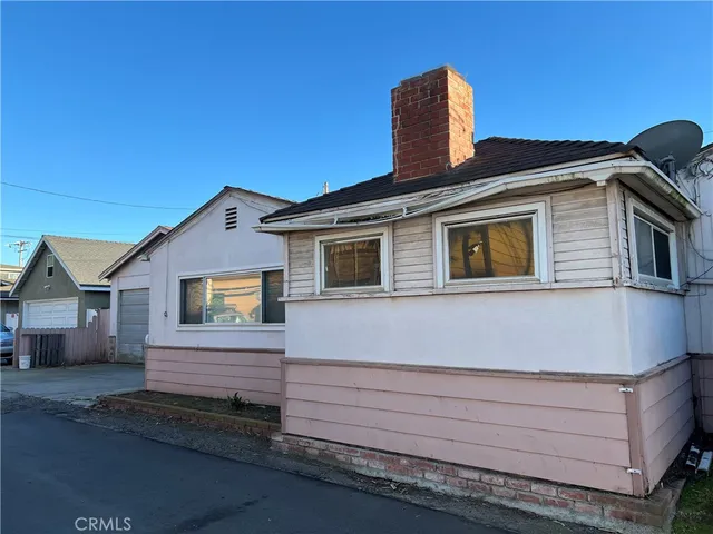 $1,799,999 | 110 Alabama Street, Huntington Beach, CA 92648