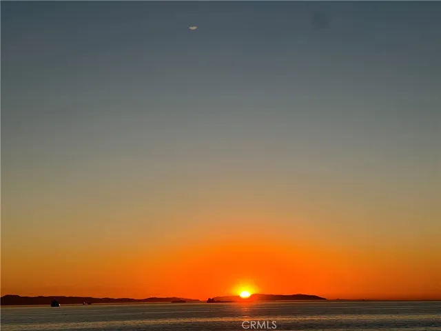 $1,799,999 | 110 Alabama Street, Huntington Beach, CA 92648