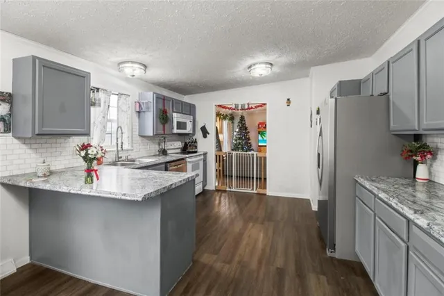 $225,000 | 22304 South Buck Drive, Peculiar, MO 64078