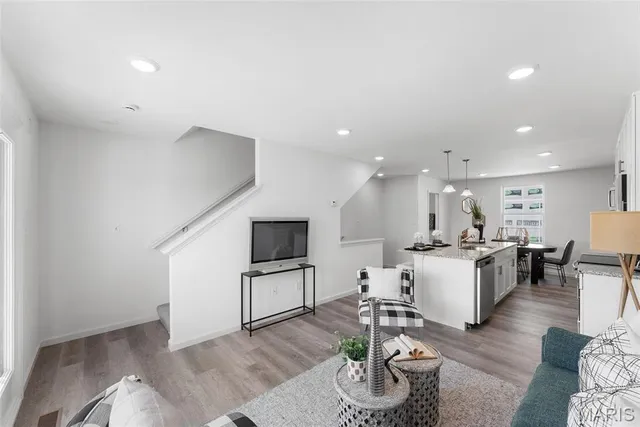 $249,900 | 116 Canal Cottage Alley, St. Charles, MO 63301