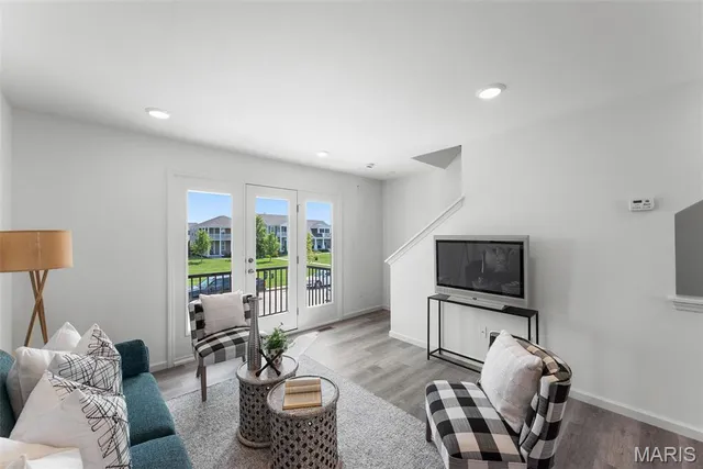 $249,900 | 116 Canal Cottage Alley, St. Charles, MO 63301