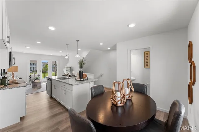 $249,900 | 116 Canal Cottage Alley, St. Charles, MO 63301