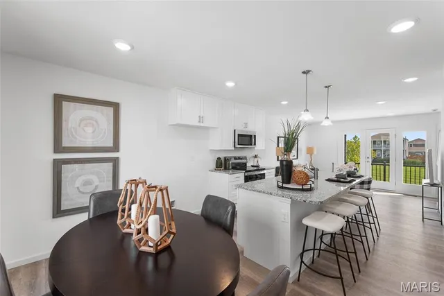 $249,900 | 116 Canal Cottage Alley, St. Charles, MO 63301