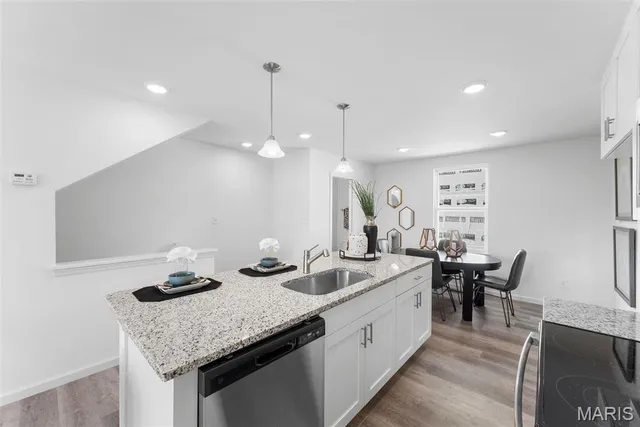 $249,900 | 116 Canal Cottage Alley, St. Charles, MO 63301