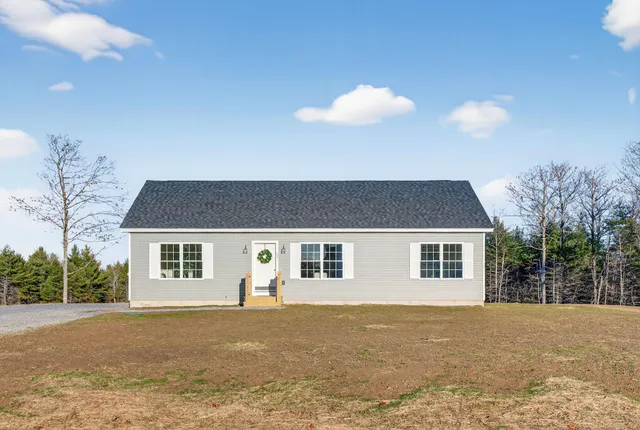 $475,000 | 31 Hunters Haven, Standish, ME 04085