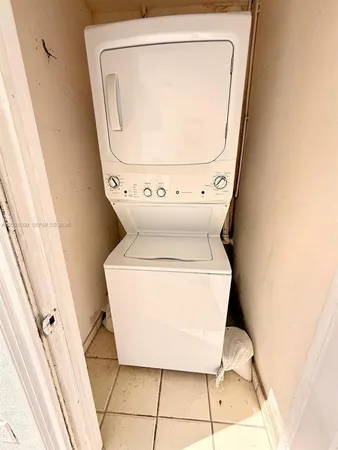 $3,300 | 2750 North 34th Avenue, Unit 9D, Hollywood, FL 33021