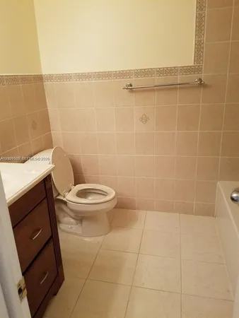 $3,300 | 2750 North 34th Avenue, Unit 9D, Hollywood, FL 33021