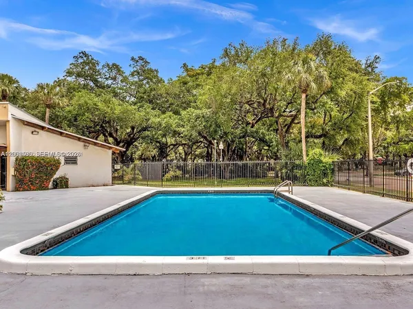 $3,300 | 2750 North 34th Avenue, Unit 9D, Hollywood, FL 33021
