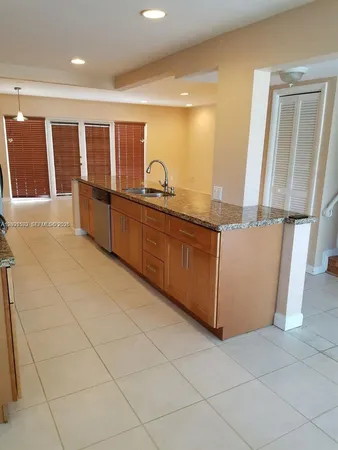 $3,300 | 2750 North 34th Avenue, Unit 9D, Hollywood, FL 33021