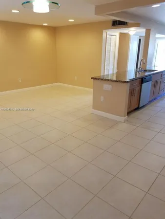 $3,300 | 2750 North 34th Avenue, Unit 9D, Hollywood, FL 33021