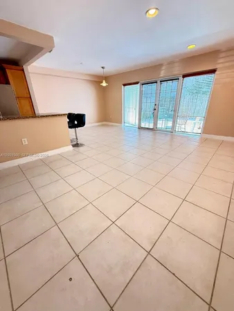 $3,300 | 2750 North 34th Avenue, Unit 9D, Hollywood, FL 33021