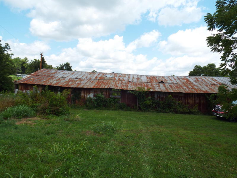 635 Pilot Mountain Road Sunbright, TN 37872 - Photo 7 of 14 PM7