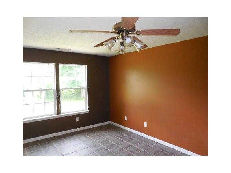 6824 Decatur Ridge Place Indianapolis, IN 46221 - Photo 8 of 10