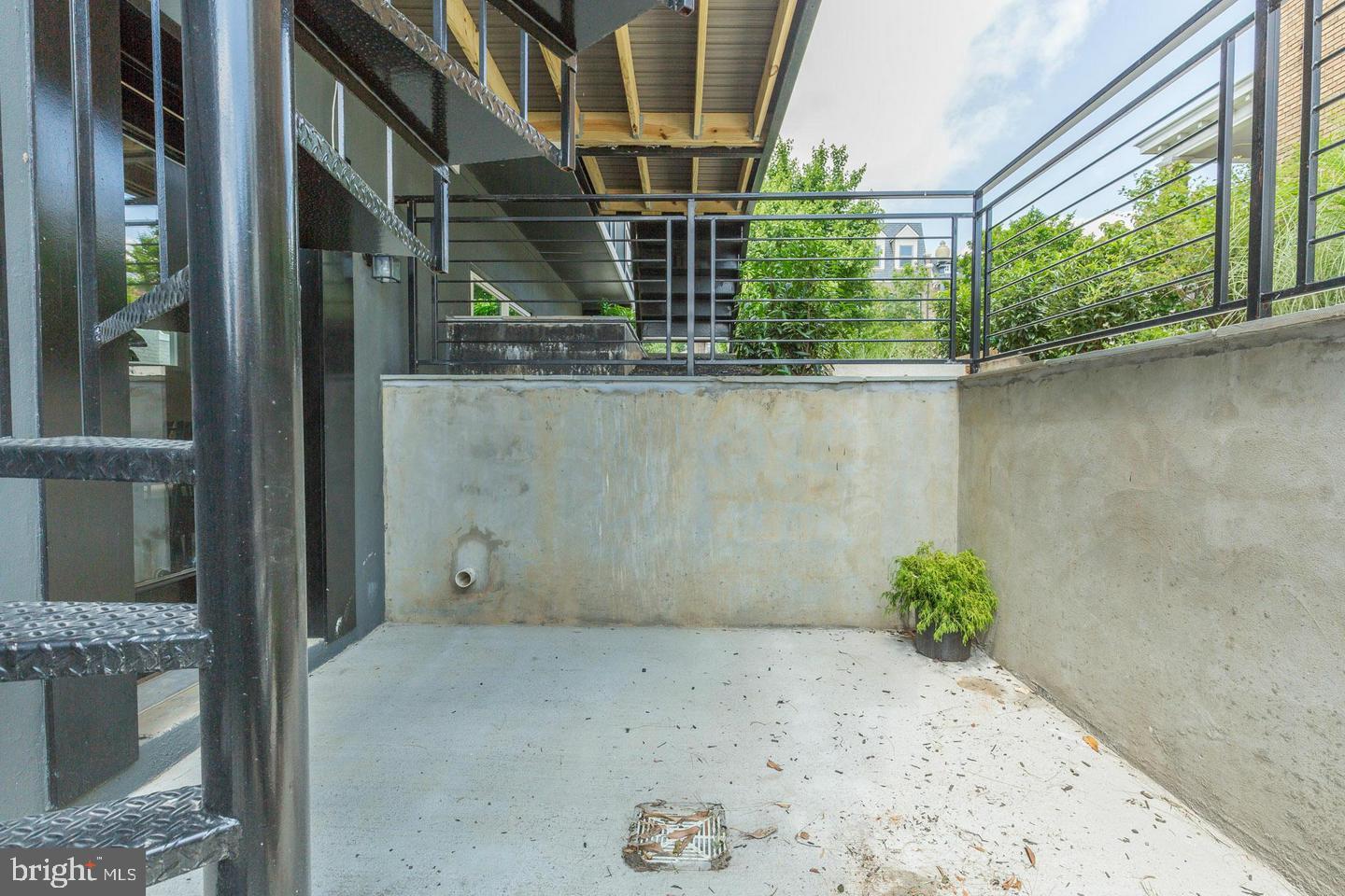 1352 Quincy Street Northwest, Unit 1 Washington, DC 20011 - Photo 22 of 26 a view of outdoor space and yard