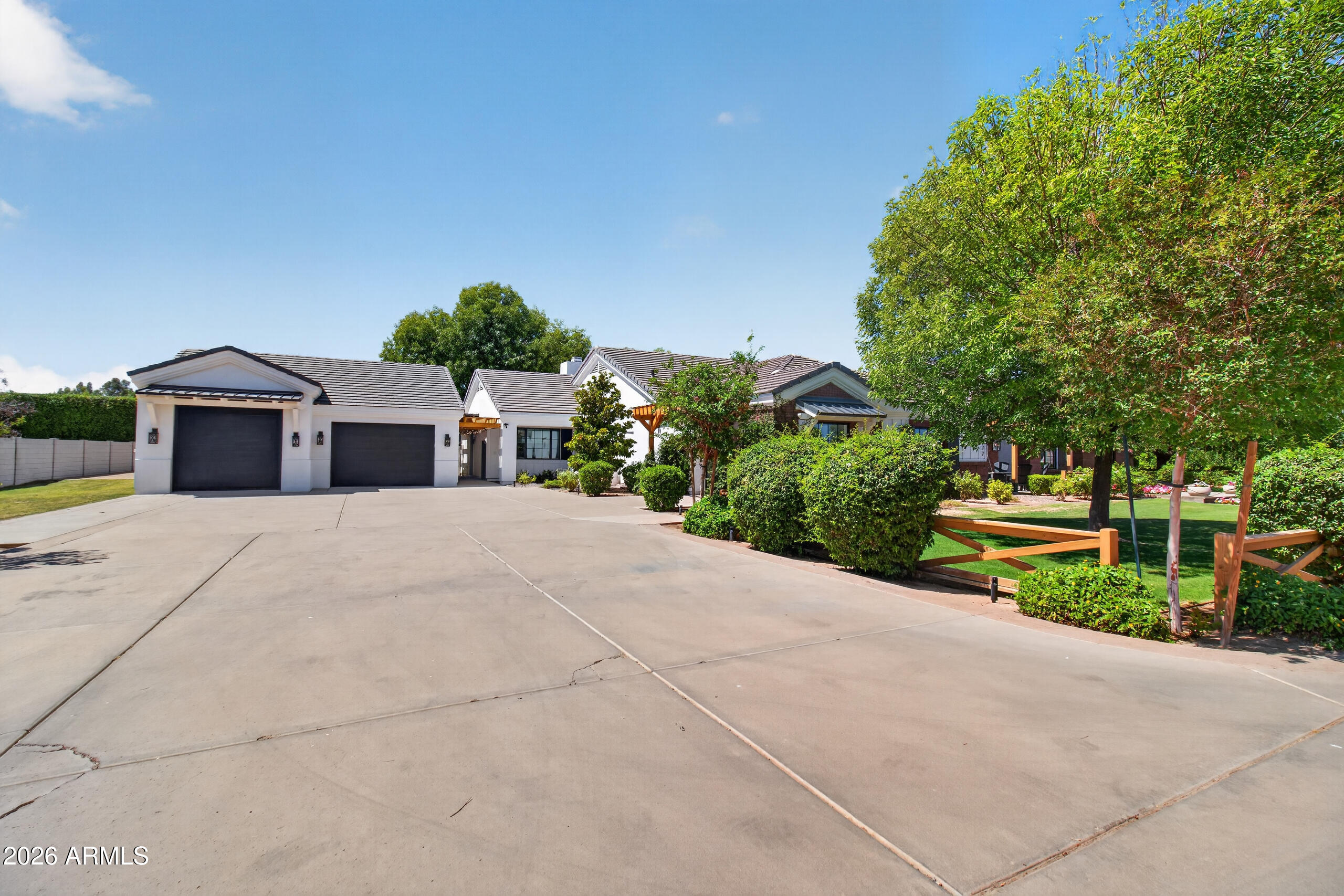 2677 East Queen Creek Road Gilbert, AZ 85297 - Photo 10 of 128 Front 6