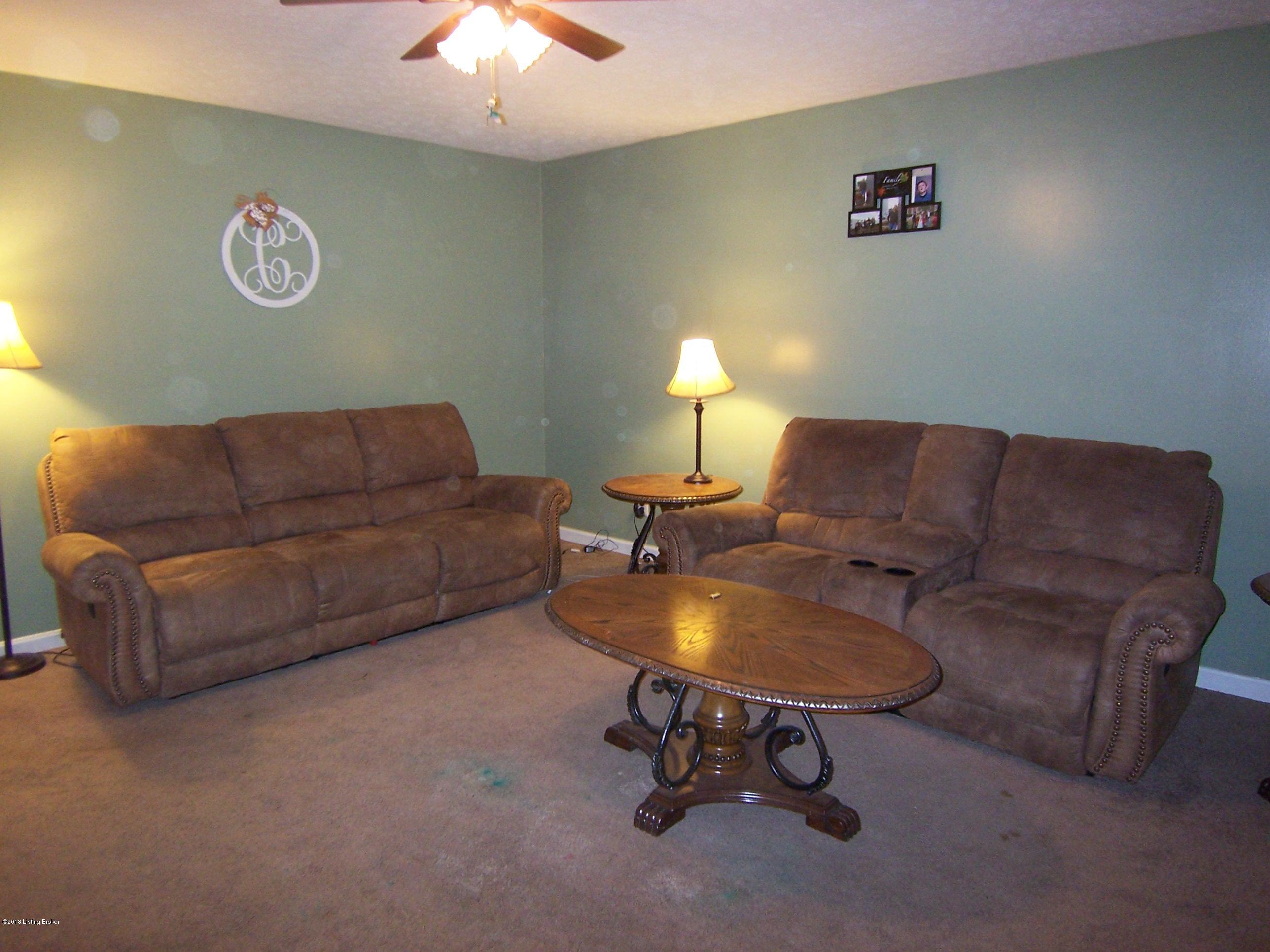 4296 Springfield Road Bloomfield, KY 40008 - Photo 2 of 15 Living Room
