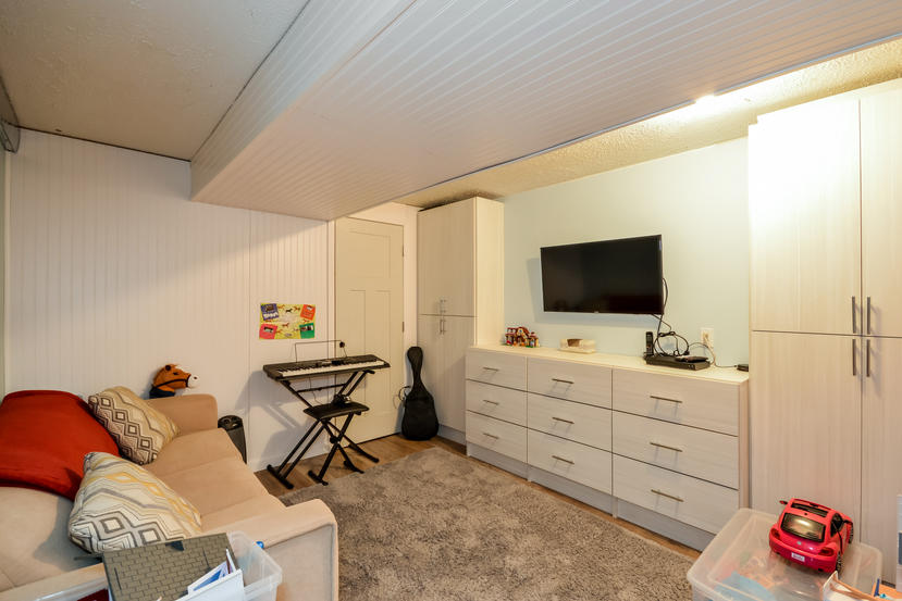 139 Highpoint Road Marstons Mills, MA 02648 - Photo 16 of 25 Playroom