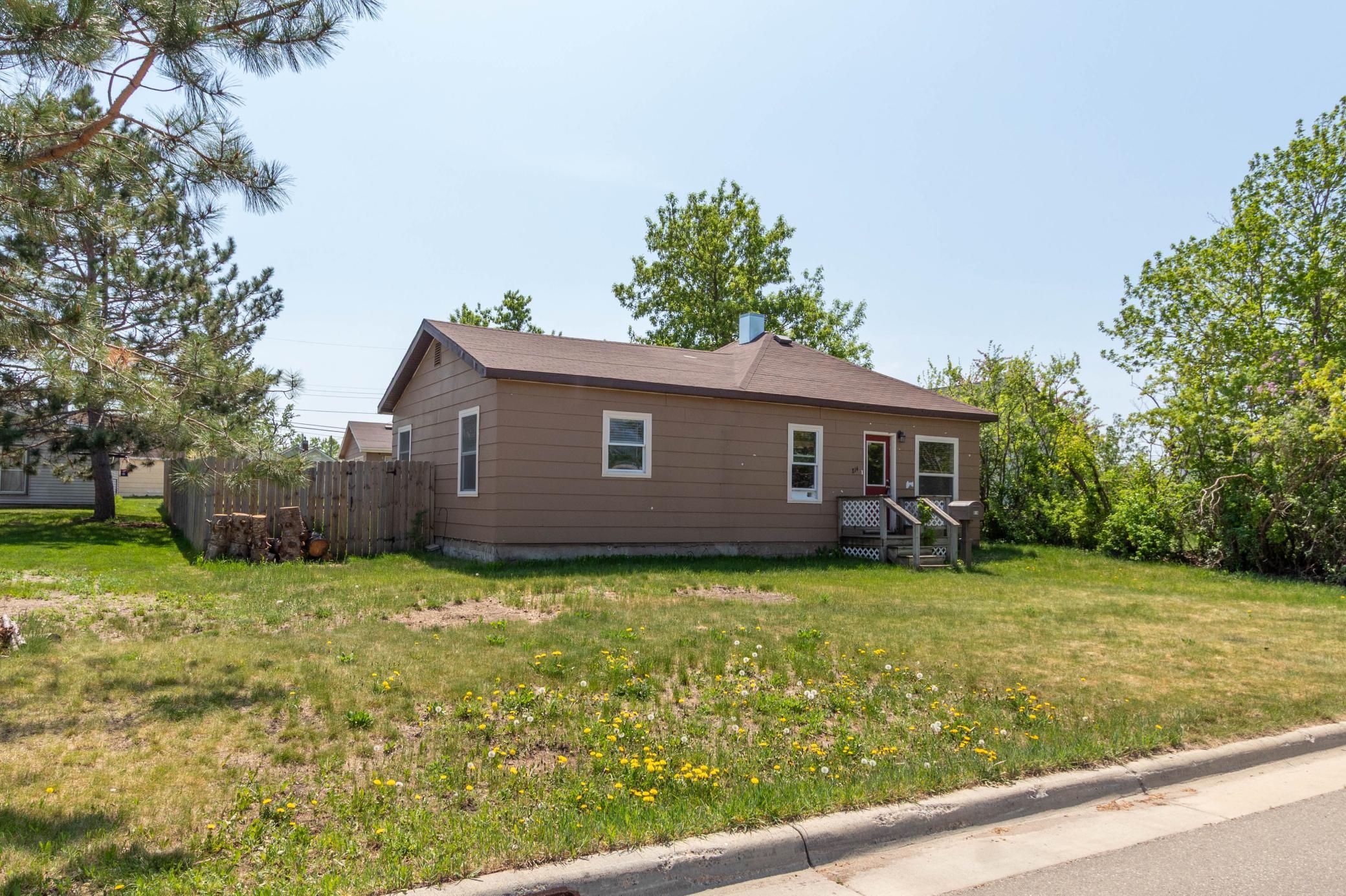 814 3rd Street Southeast Bemidji, MN 56601 - Photo 1 of 25