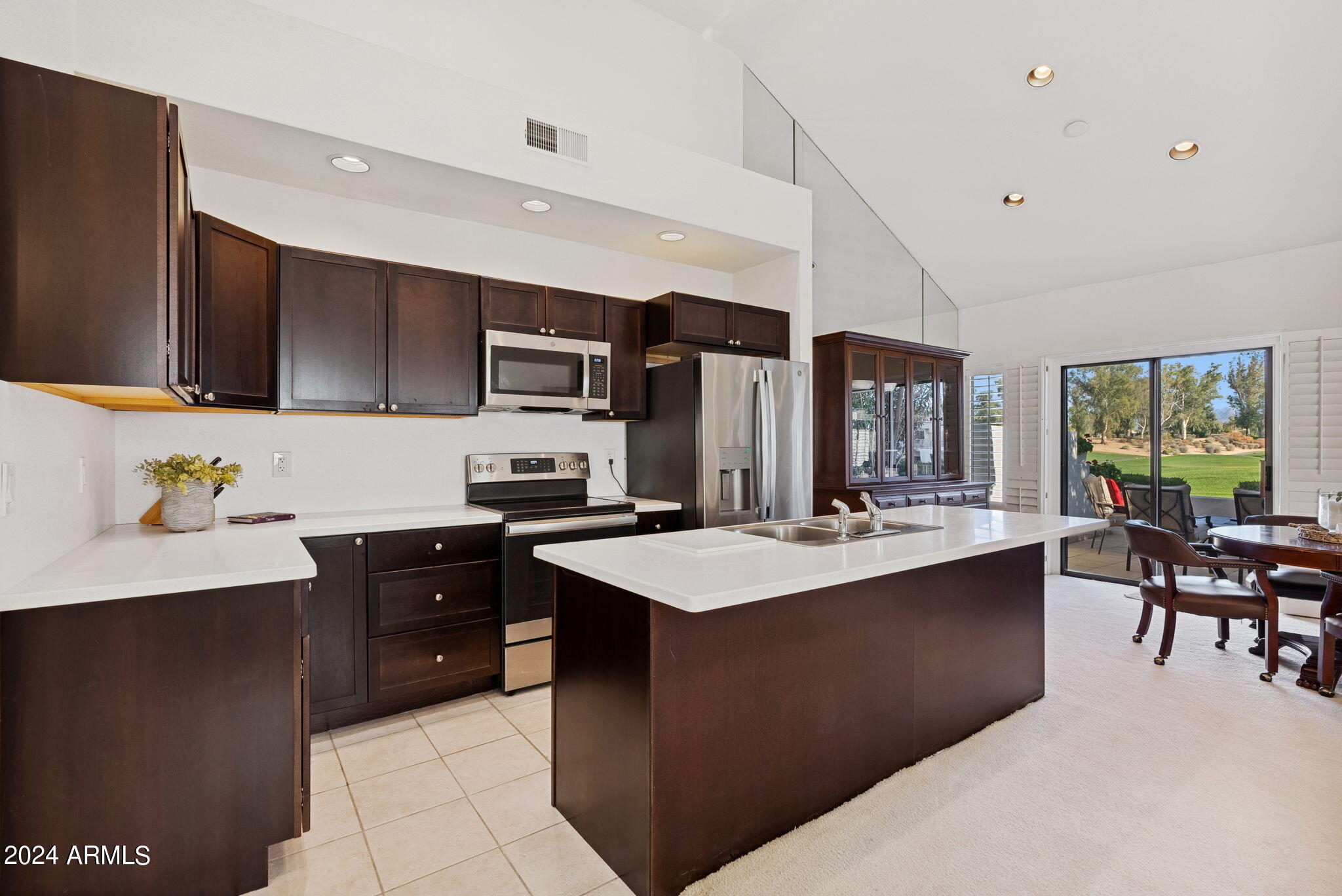 7272 East Gainey Ranch Road, Unit 55 Scottsdale, AZ 85258 - Photo 8 of 28 Updated kitchen