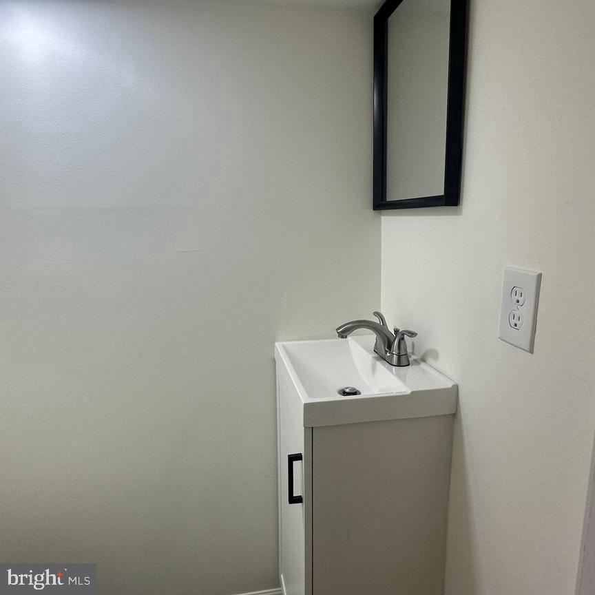 110 Lynn Road Ridley Park, PA 19078 - Photo 20 of 25 Powder room
