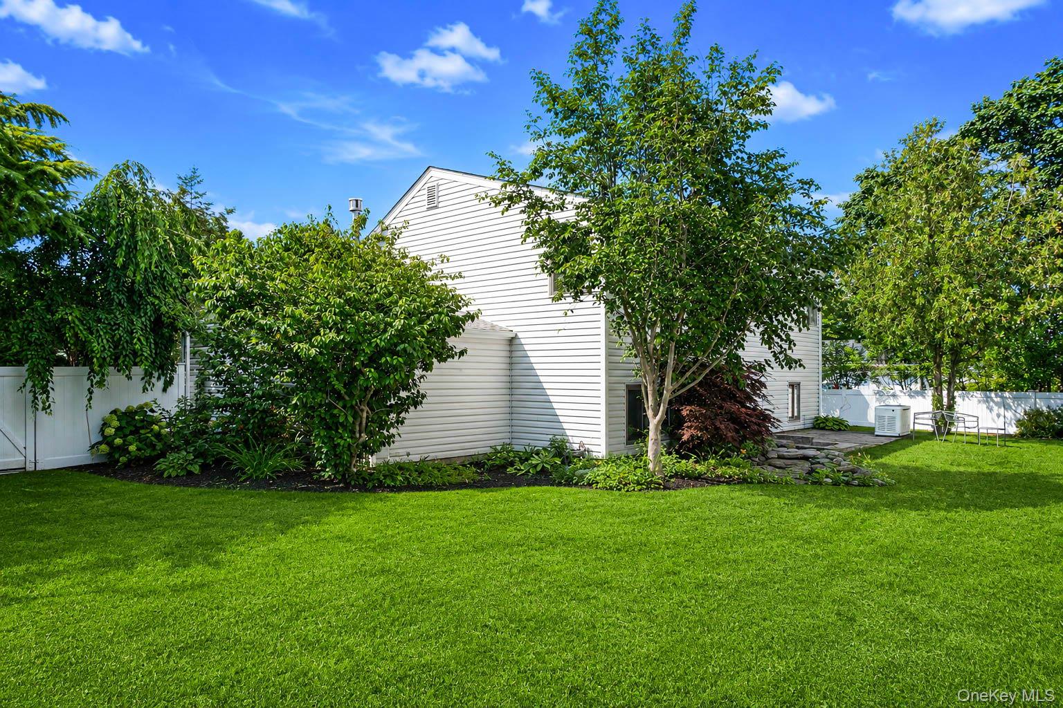 1 Rutgers Street Smithtown, NY 11787 - Photo 7 of 29 Gallery Image 7