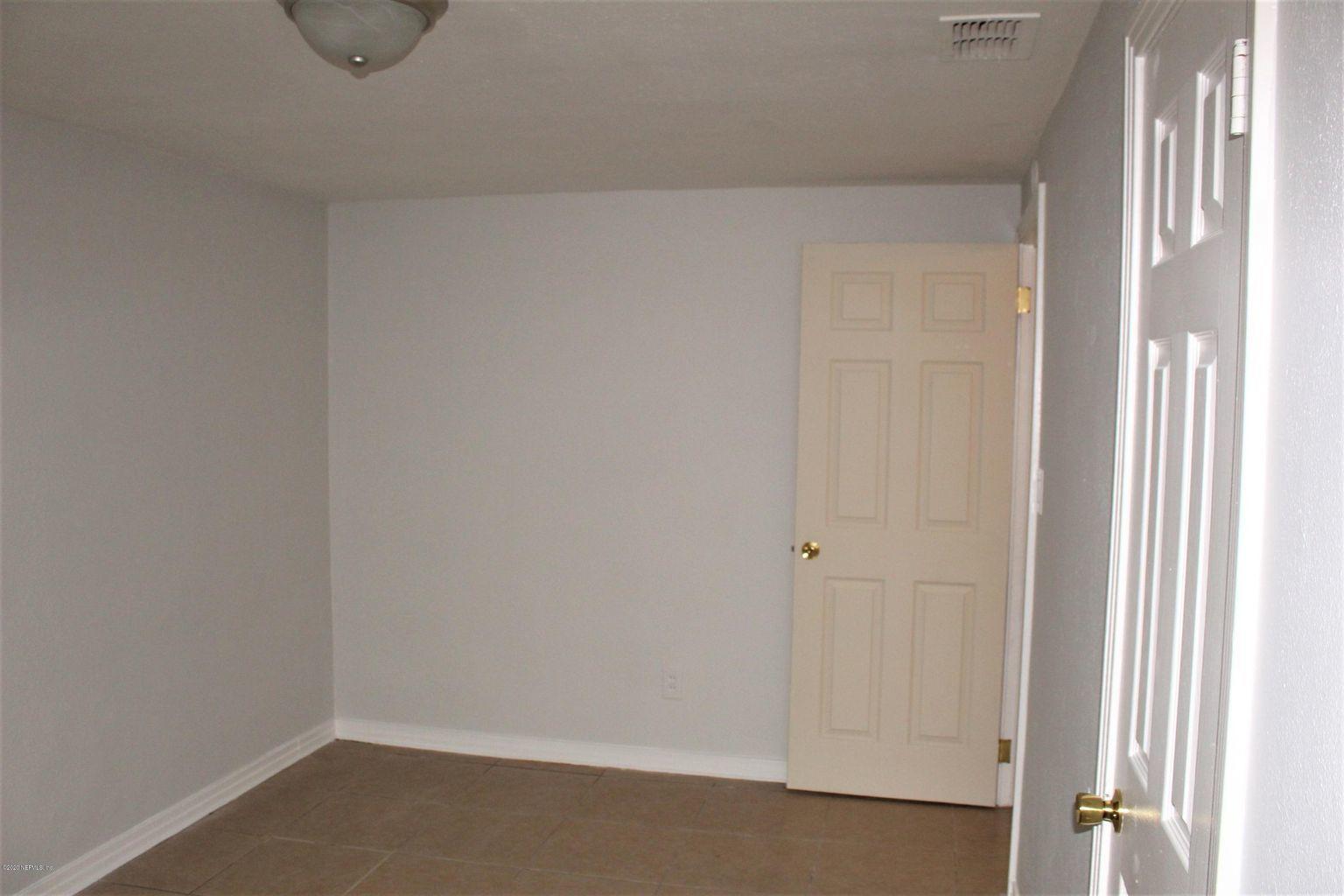 9268 11th Avenue Jacksonville, FL 32208 - Photo 15 of 15 9268 11th ave Interior10