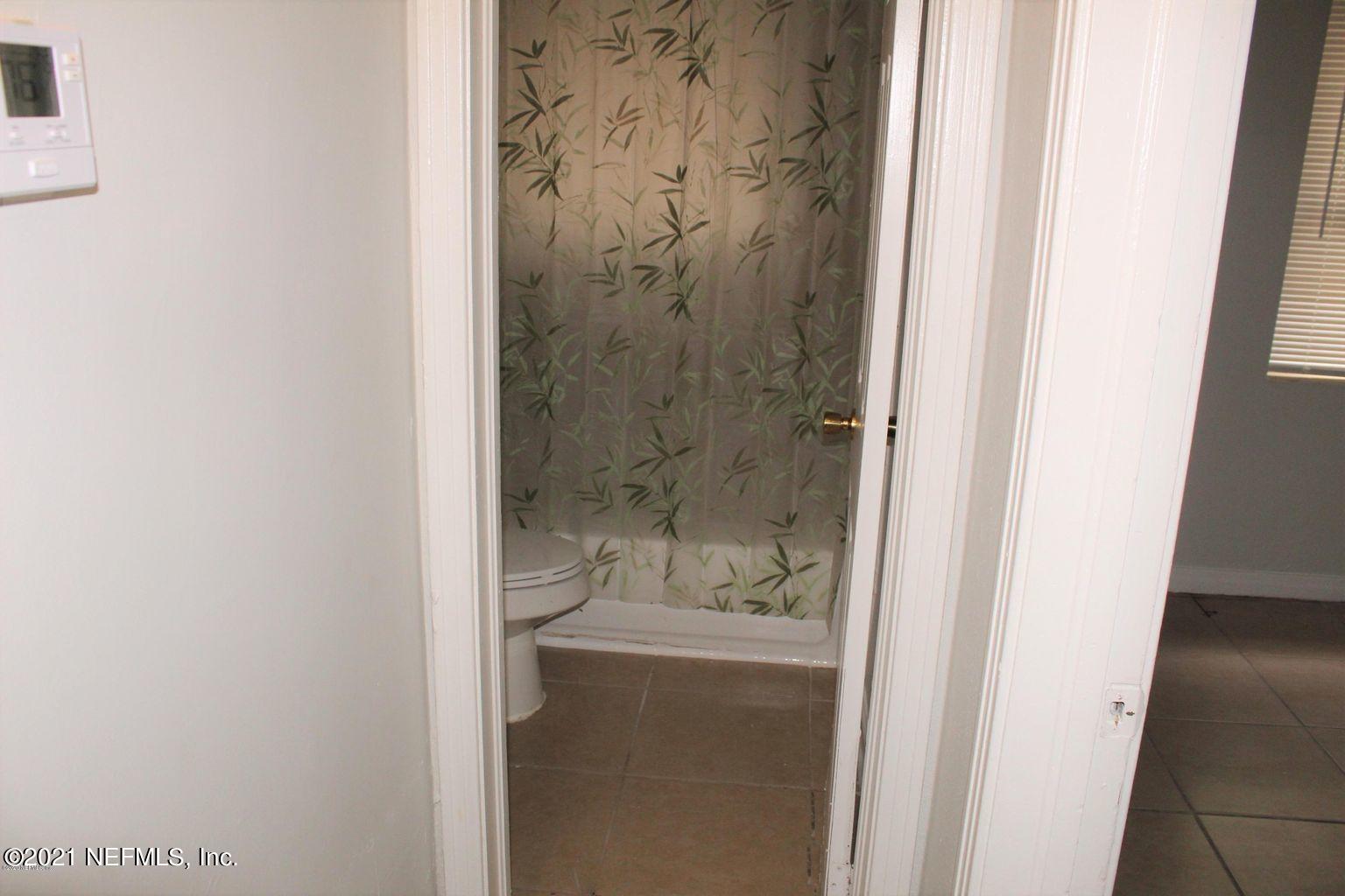 9268 11th Avenue Jacksonville, FL 32208 - Photo 8 of 15 9268 11th ave Interior7