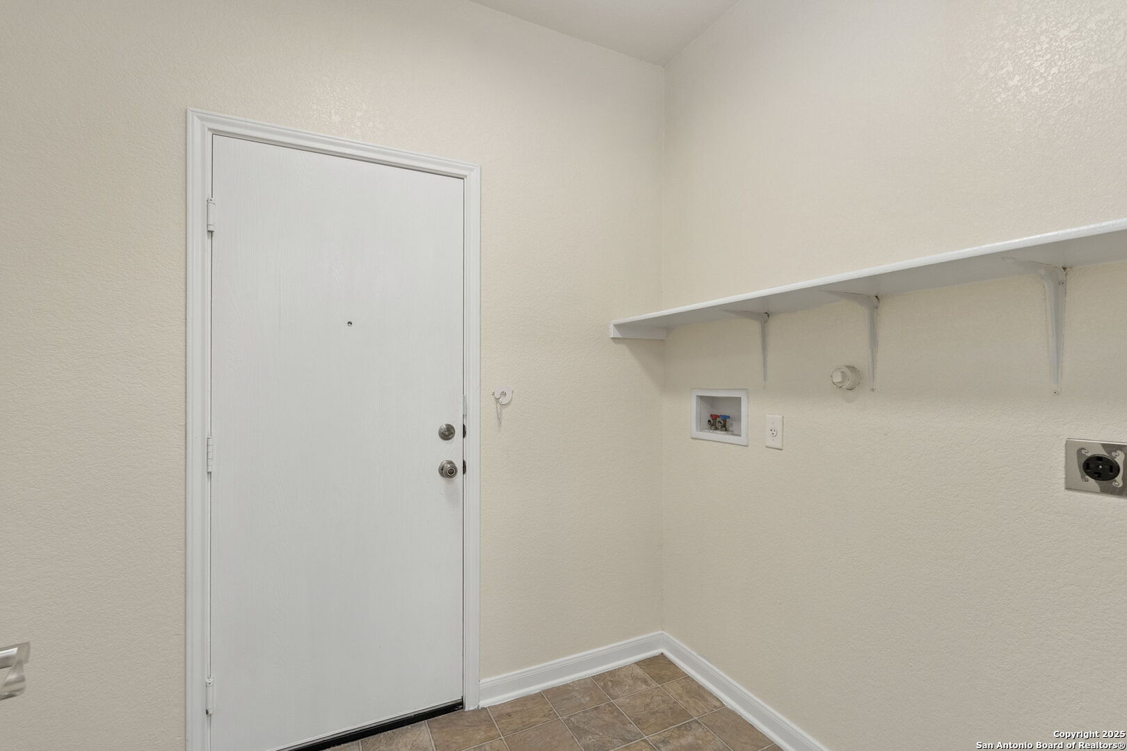 213 Springtree Parkway Cibolo, TX 78108 - Photo 19 of 33 a view of small space