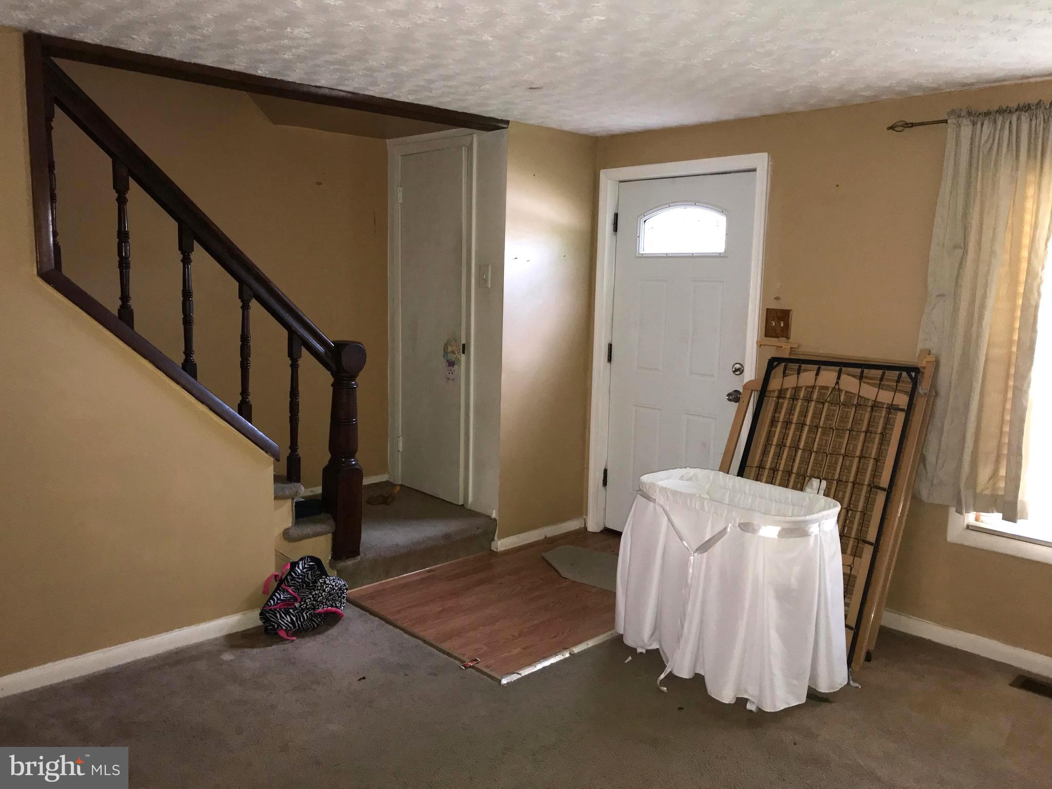 20 Lockett Court Baltimore, MD 21221 - Photo 6 of 31 Living Room