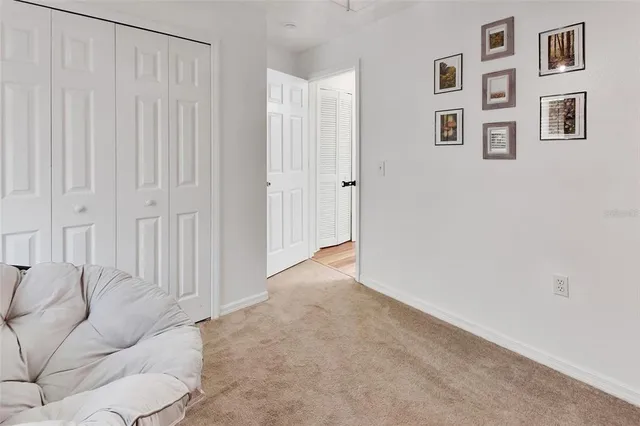a view of livingroom with furniture