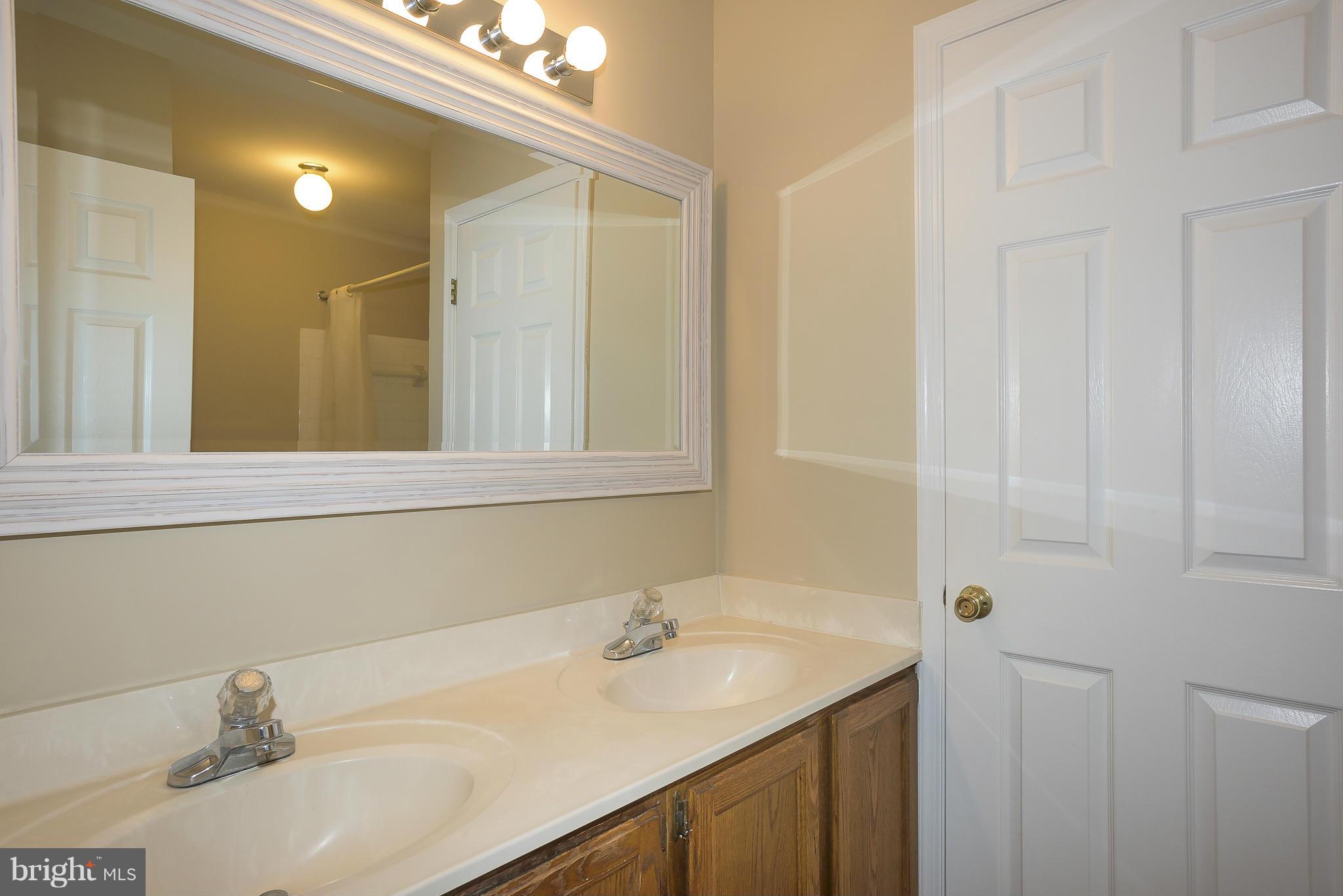 4317 Hanf Farm Road Baltimore, MD 21236 - Photo 15 of 26 Bath (Master)