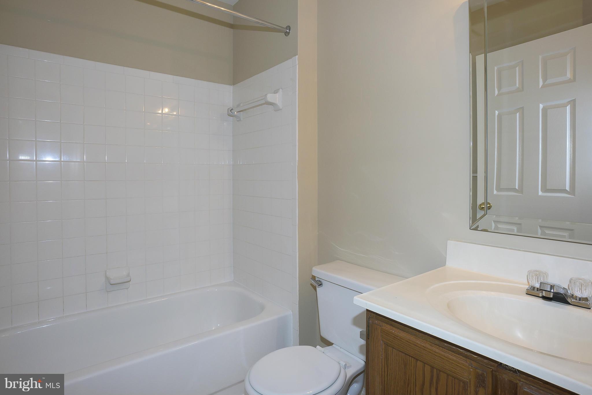 4317 Hanf Farm Road Baltimore, MD 21236 - Photo 17 of 26 Bath