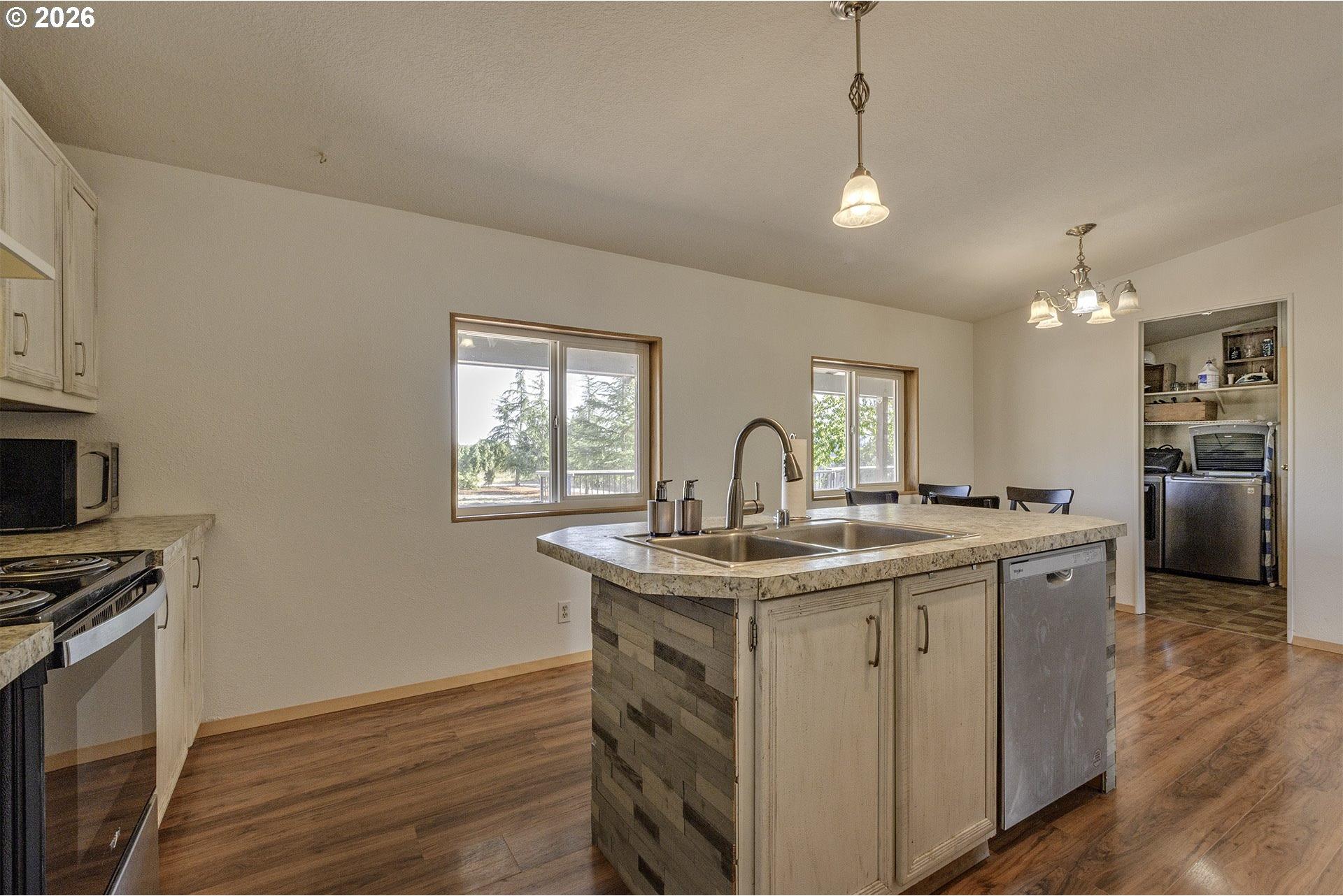 45360 Southwest Seghers Road Gaston, OR 97119 - Photo 5 of 37 Gallery Image 5
