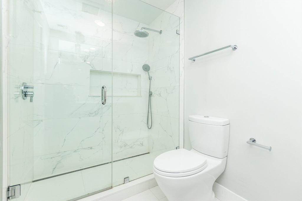 39 A Street, Unit 8 Boston, MA 02127 - Photo 12 of 17