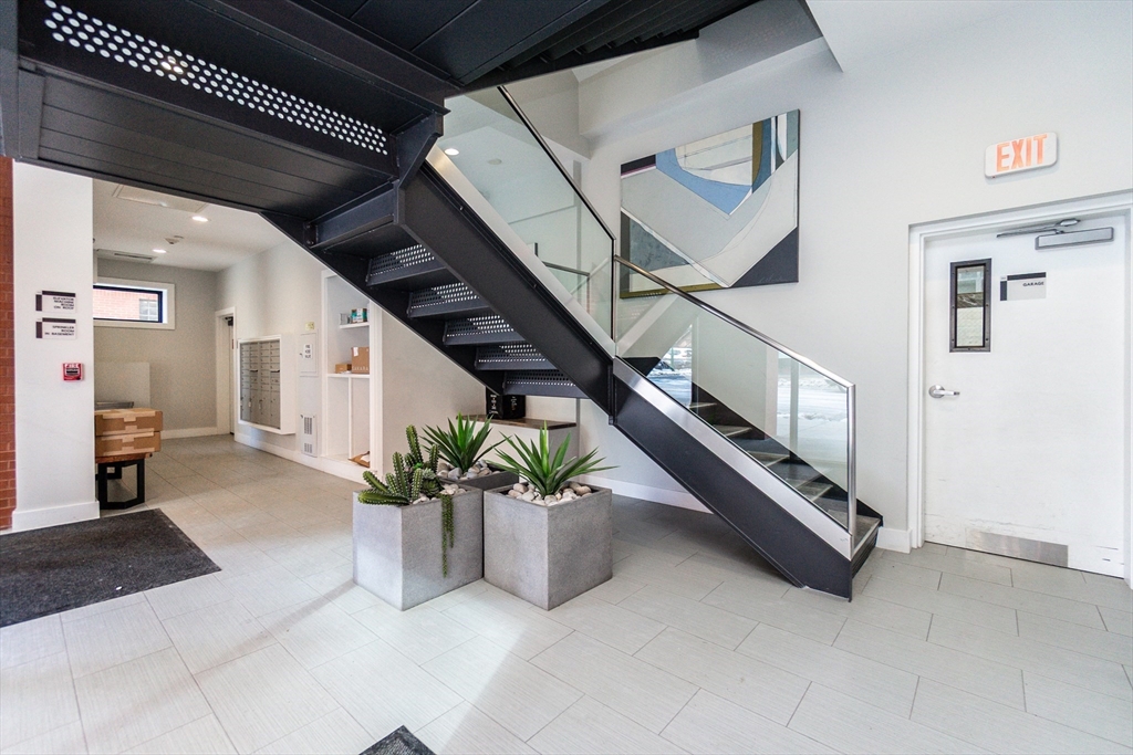39 A Street, Unit 8 Boston, MA 02127 - Photo 3 of 17