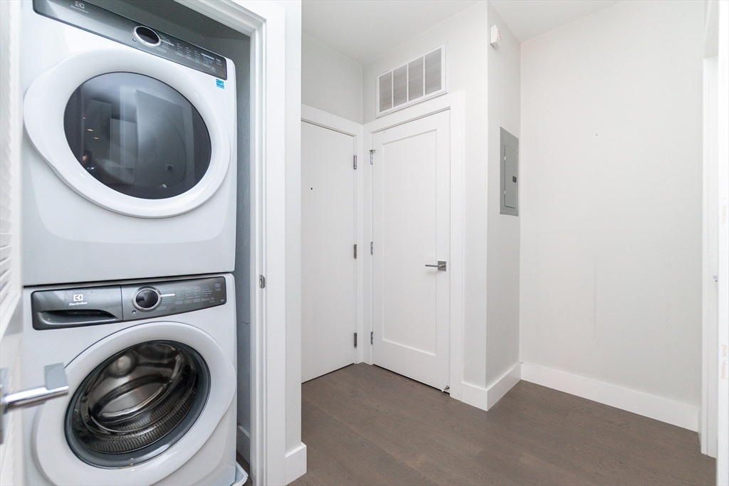 39 A Street, Unit 8 Boston, MA 02127 - Photo 4 of 17