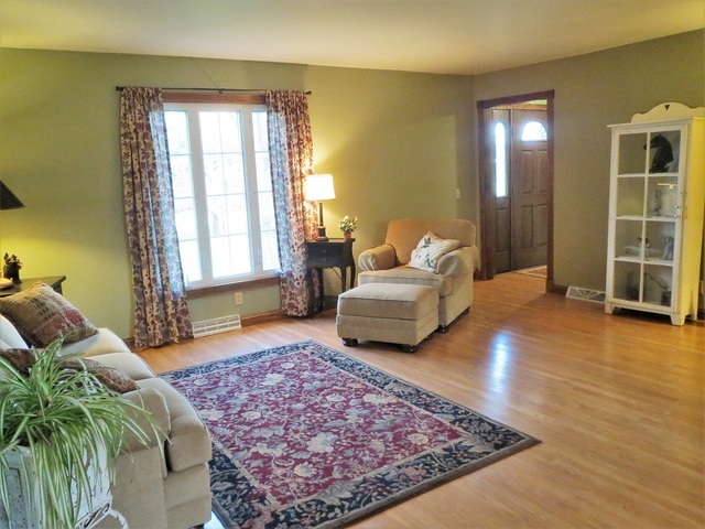 699 Searls Road Amboy, IL 61310 - Photo 5 of 30